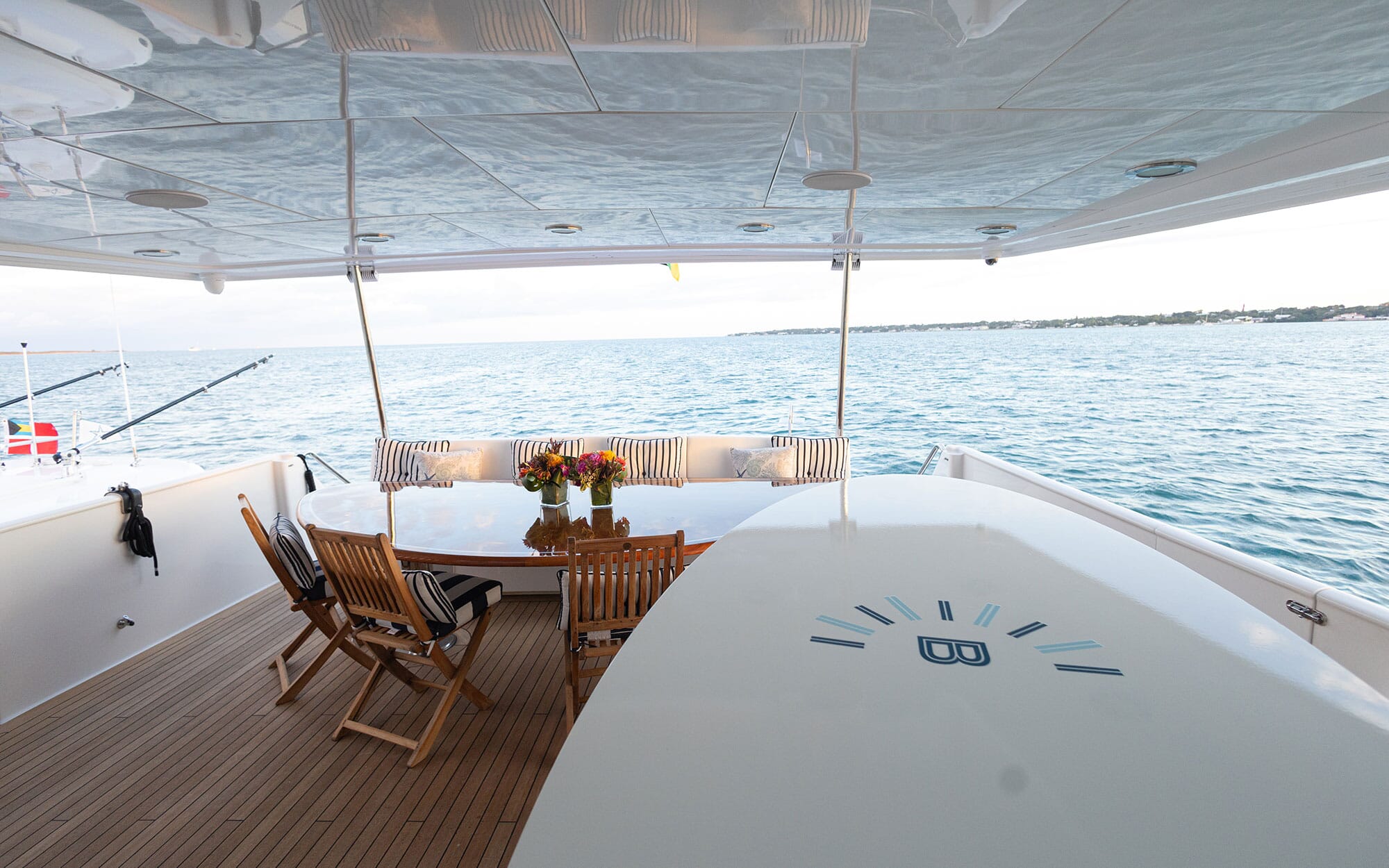 Alfresco dining at anchor